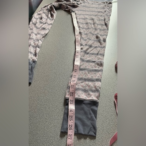 Victoria’s Secret Pink & Grey Thermal 2pc Pj Set Size Xs - Picture 10 of 10